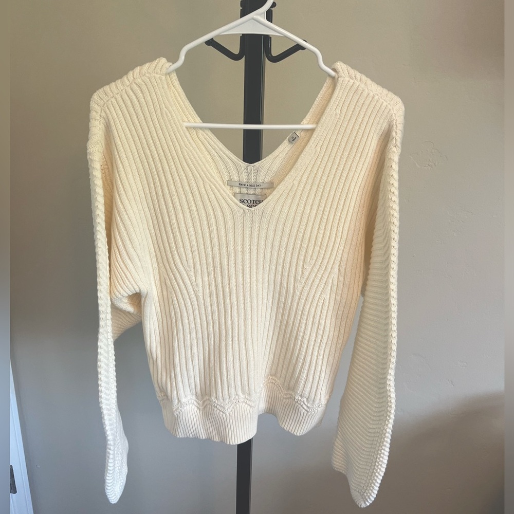 Used Scotch and Soda Knitted V neck sweater Size M